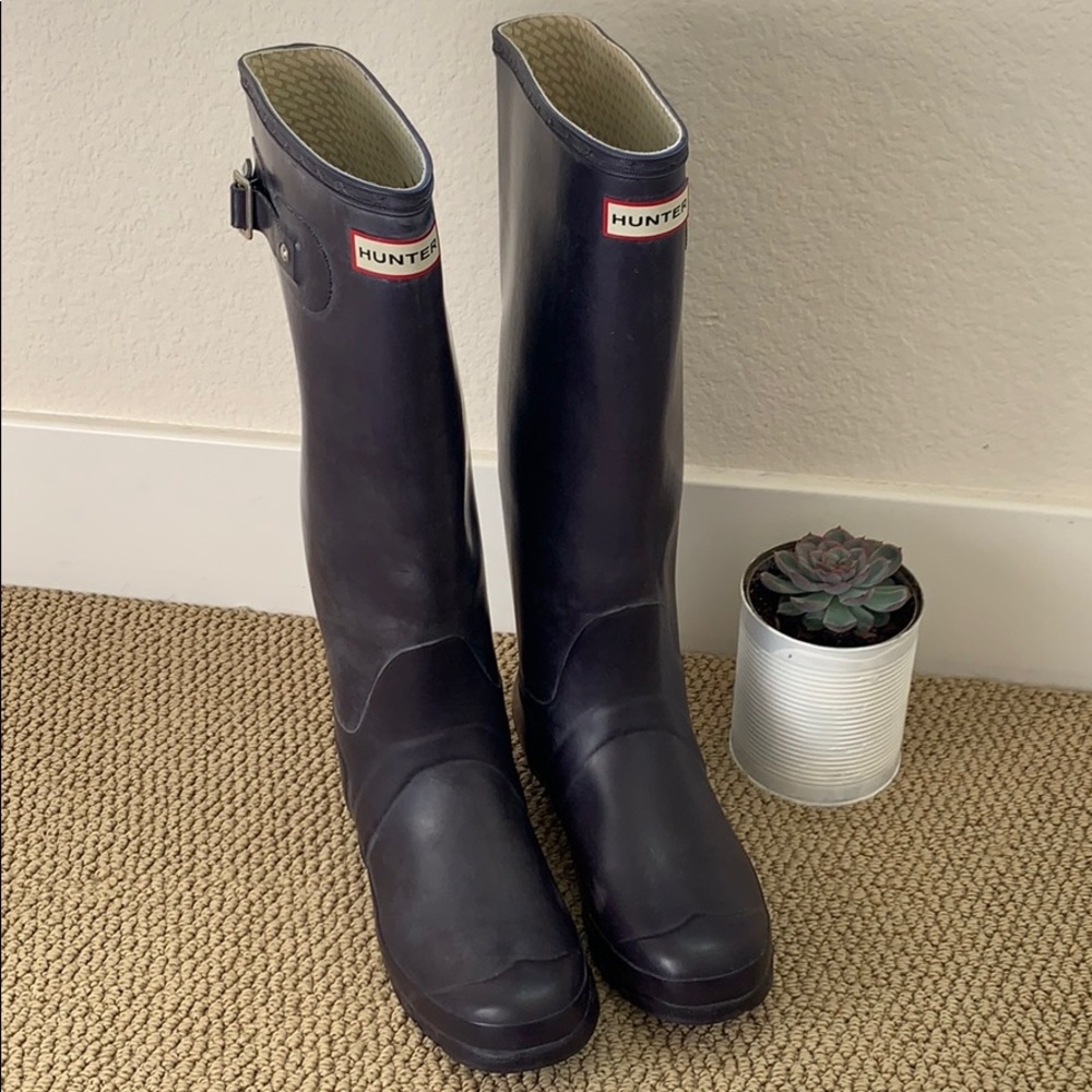 Barely worn size 39 purple tall hunter rain-boots